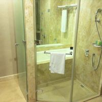 広いバスルーム