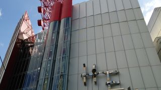 観覧車がある商業施設