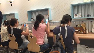 人参とな違うオレンジの麺