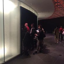 エレベーターもすごい列