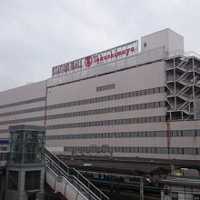 柏駅に直結しています