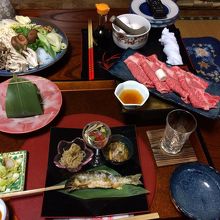 他に、天ぷら、鮭のあんかけ、白ごはん、お腹いっぱい！