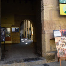 フラメンコ会場の入口です。中に入ると予約ができます。