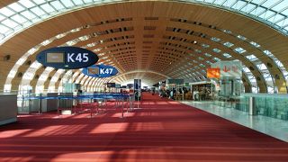 フランスの巨大な国際空港