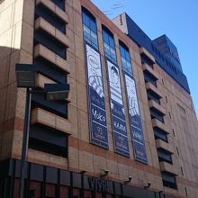 とてもシックな外観です。