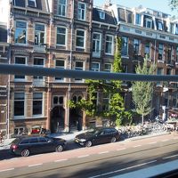 窓からの眺め　トラム走ってます