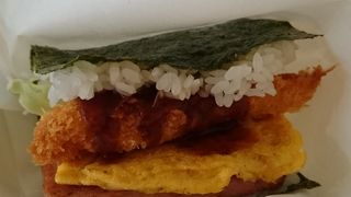 那覇：那覇での朝食は、手軽にガッツリ