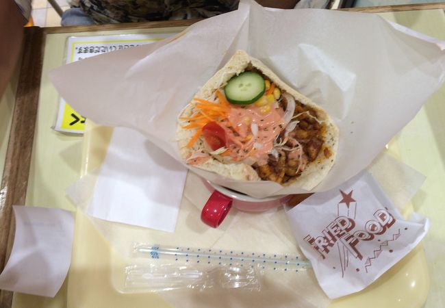 フードコートで大満足