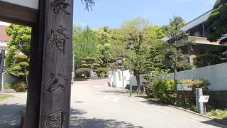 諏訪神社の隣の公園