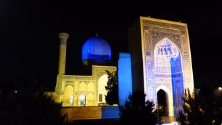 ライトアップされていて美しいです