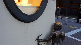 なぜか中国人カップルいちゃいちゃ