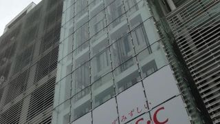 百貨店とショッピングモールの相違は・・・。