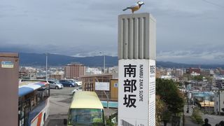 途中に気になるお店。