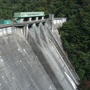 大きな湖に映る紅葉を見てみたい