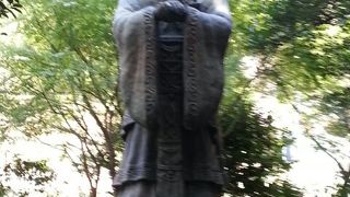 湯島天神とは違います