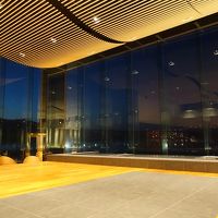 茶菓子を頂きながらチェックイン。車はバーレーパーキングです。