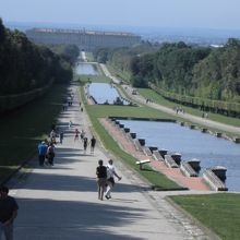 遥か彼方に続く大庭園