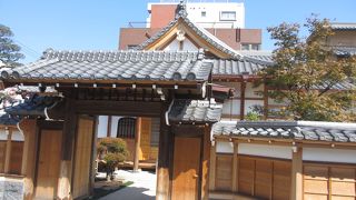 台東区上野桜木にある天台宗の寺院です