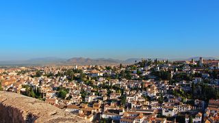 城塞としてのアルハンブラ