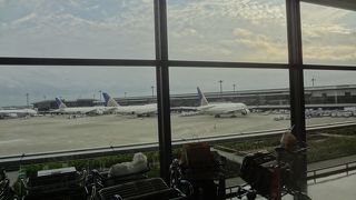 飛行機を間近に見られます