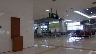 ターミナルは綺麗