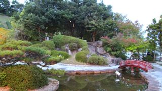 空港前にミニ庭園あり