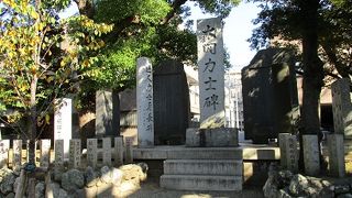 １１４人の大関力士が刻まれています。