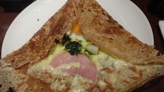 ロブションの味をガレットで楽しめる