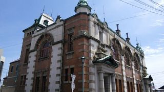 見事な赤レンガ館