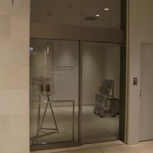 ギャラリー出入口