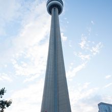 そびえたつCNタワー