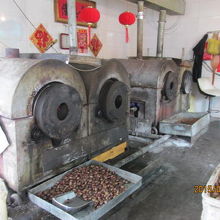 上海１美味しい甘栗。この窯で焼かれます。
