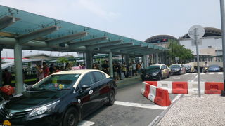 注意、お釣りはマカオ通貨です！