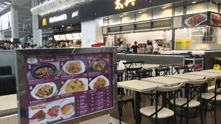 お店の入れ替えが進行中。お気に入りのお店はまだあるかな？