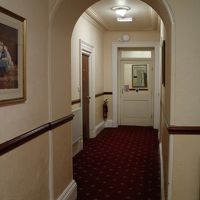 登り切ったら右に通路