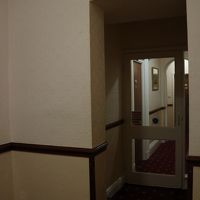 そしてこのドアを通ると部屋に到着