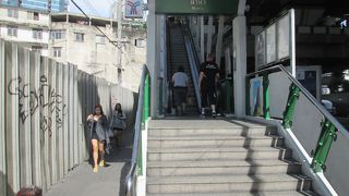 バンコクローカルの雰囲気が残っています