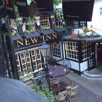 中世風の中庭あたり