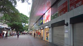 最近は靴屋さんが多いかな？