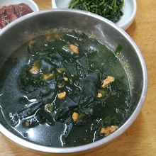 ウニわかめスープ