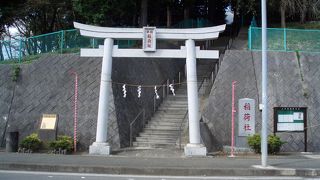 上白根稲荷神社