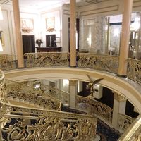 下の階が朝食レストラン