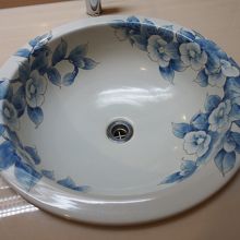 洗面ボウルも瀬戸焼！