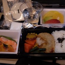 セントレア→北京間の機内食