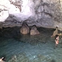神秘的な洞窟