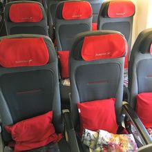 エコノミークラスの座席