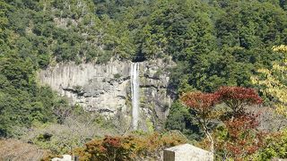 荘厳な自然の美、神秘性を感じさせられる