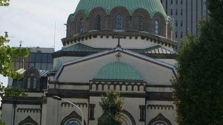 オフィス街の中にある異空間のスポット