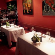 非常にシックで落ち着いています。Ｇパン・Ｔシャツでは入れませ