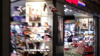 二階にあります